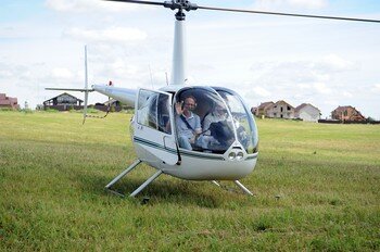 Экипаж Андрея Орехова на вертолёте Robinson R44